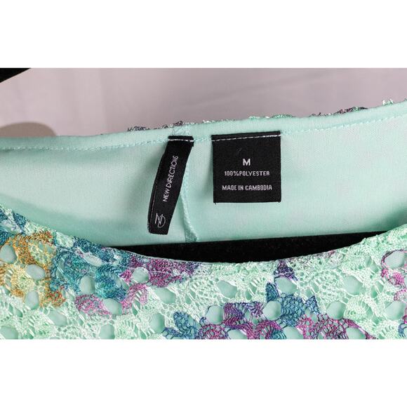 New Directions Size M Blouse Lace Overlay Lined Floral Mint Green - Picture 7 of 8